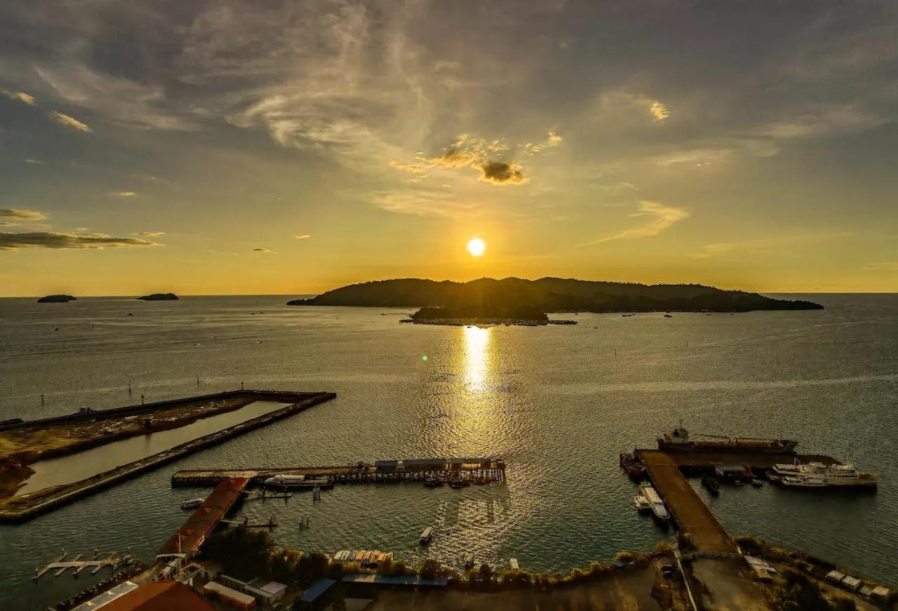 Jesselton Quay Sea View Hotel Kota Kinabalu Ngoại thất bức ảnh
