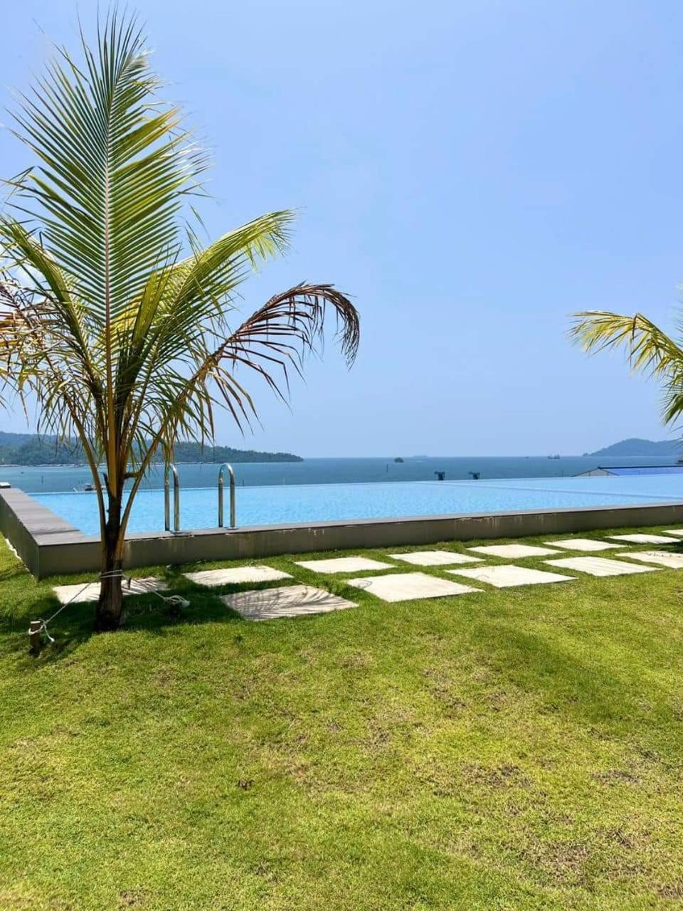Jesselton Quay Sea View Hotel Kota Kinabalu Ngoại thất bức ảnh